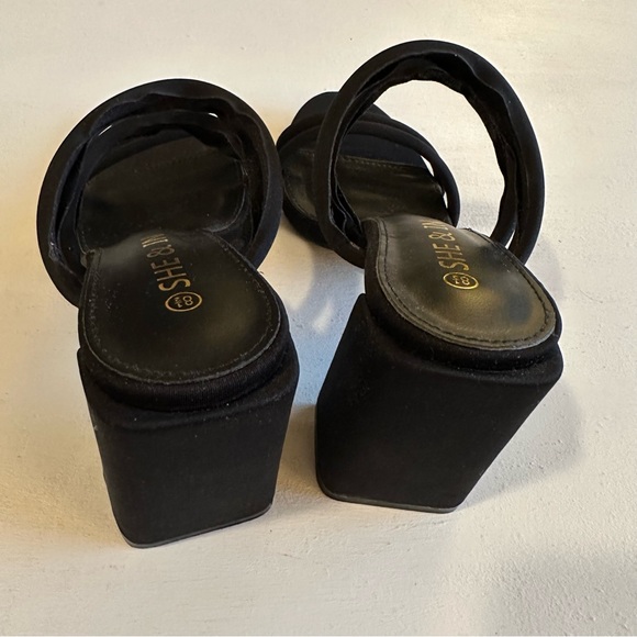 She & In Slip On Block Heeled Sandals - Black Size 8.5 - Picture 10 of 13